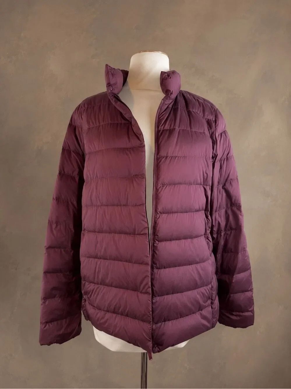 Uniqlo Medium Ultra Light Down Puffer Jacket Plum Purple Packable Quilted